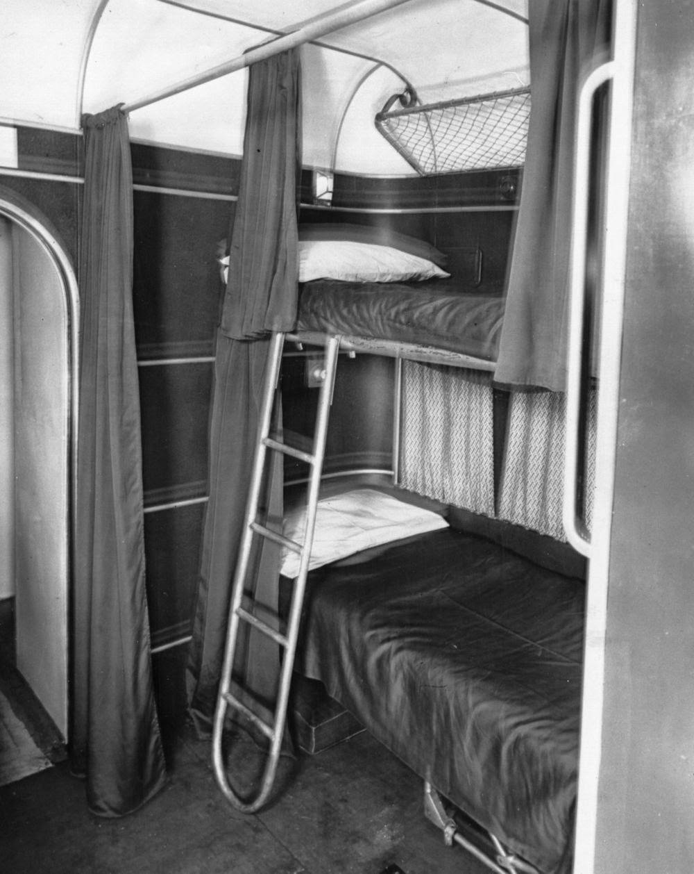 50 Amazing Photos from the Golden Age of Air Travel