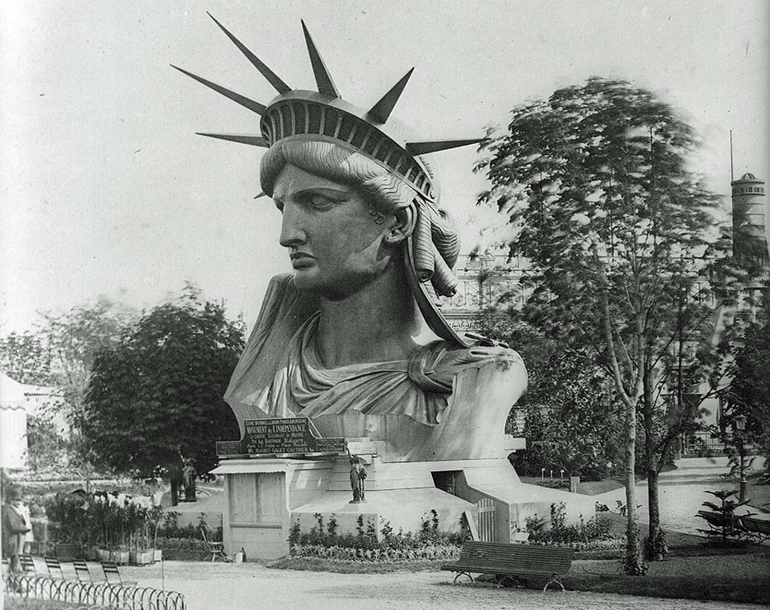 14 Iconic Photos of the Statue of Liberty Under Construction