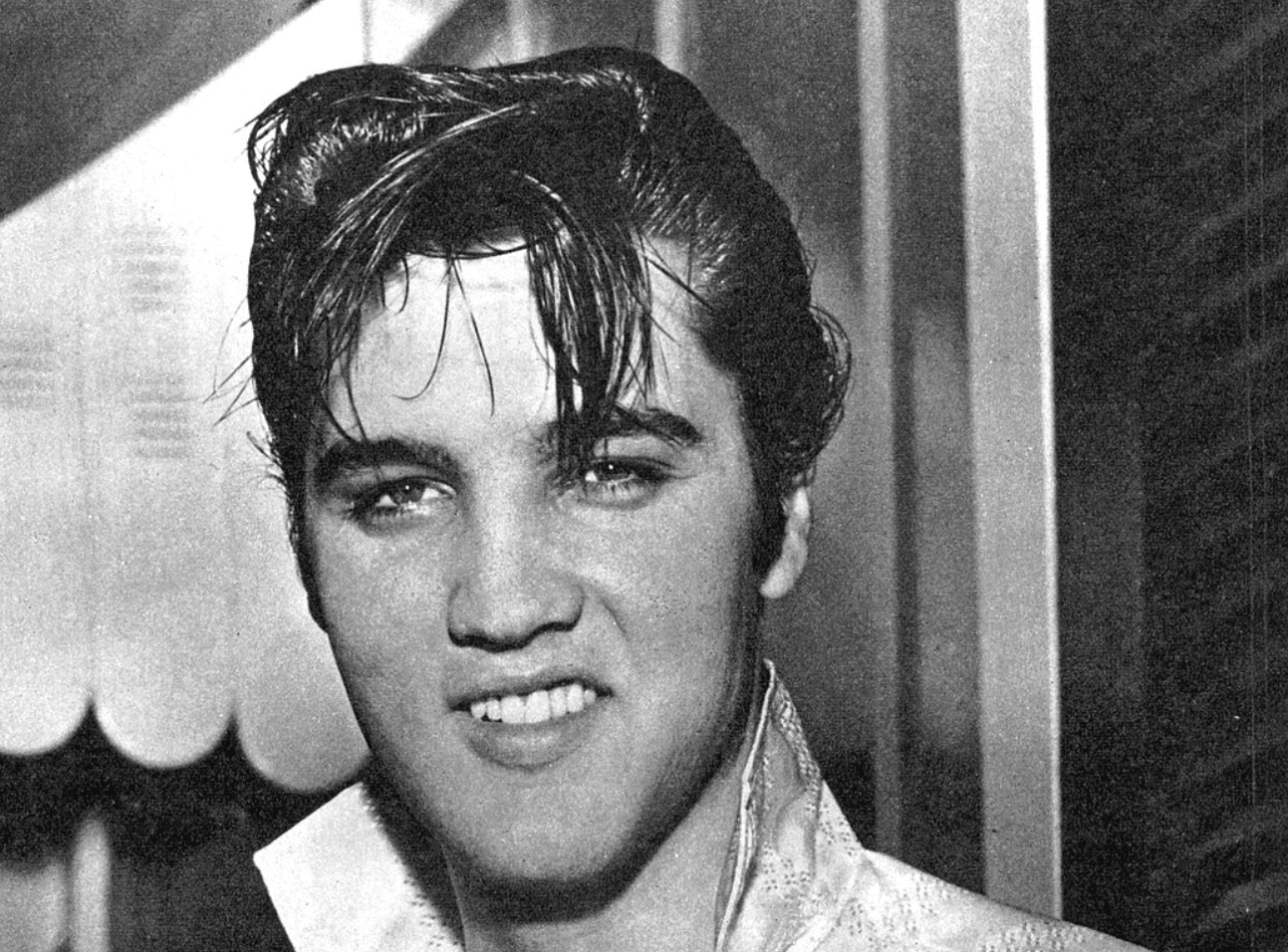 the-life-and-death-of-american-superstar-elvis-presley