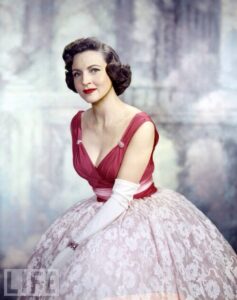 Stunning photos of a young Betty White