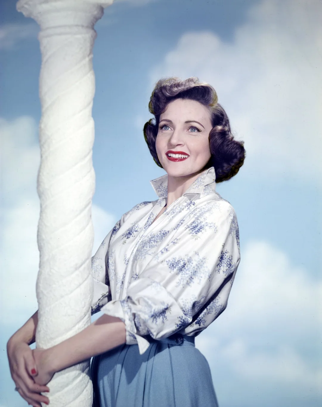 Stunning photos of a young Betty White