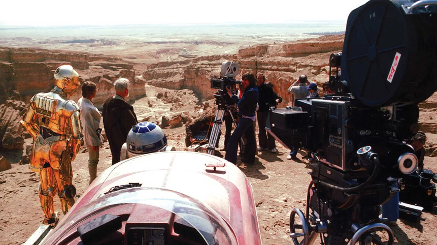 35 amazing photos from behind the scenes of Star Wars